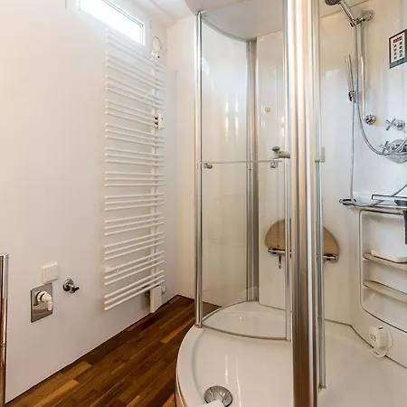 Haus Zalim Apartment *
