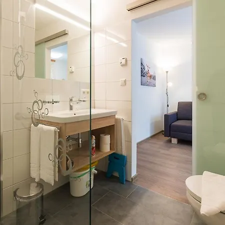 Haus Zalim Apartman Brand